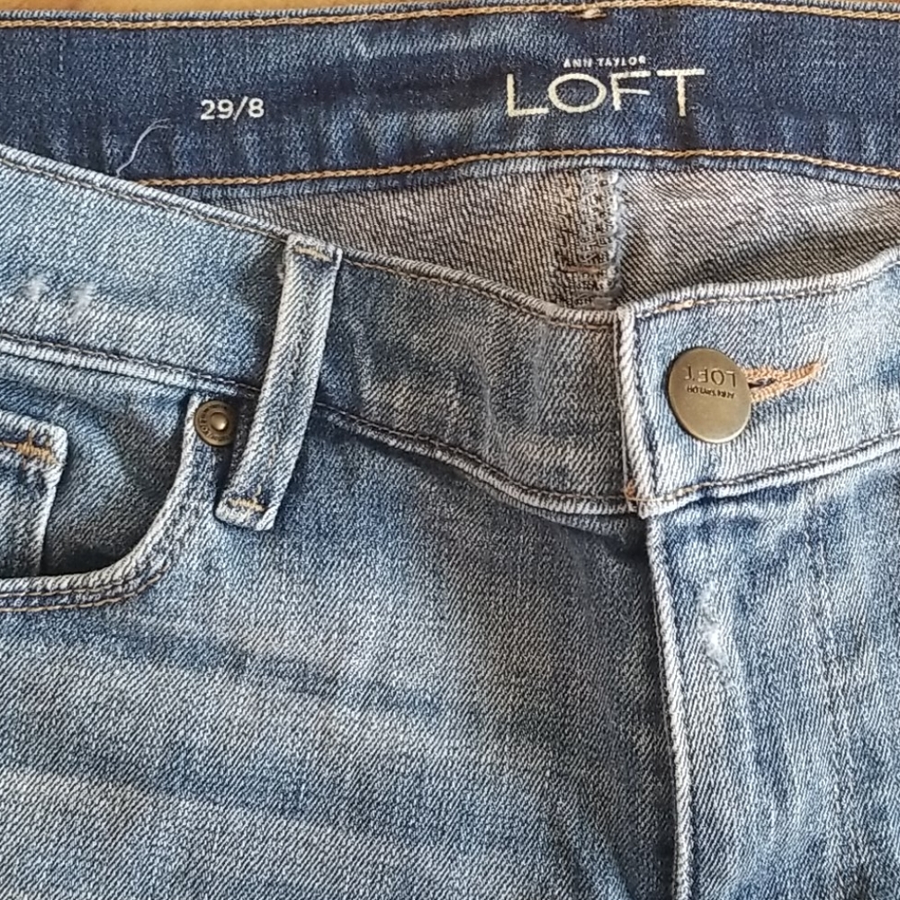 LOFT Blue Jean Shorts, Cuffed, Medium Wash, Size 8, 6.5" Inseam, EUC - Picture 3 of 7